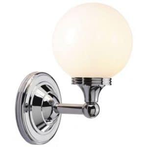 Austen Badeværelseslampe i messing og glas H24 cm 1 x G9 LED - Poleret krom/Hvid