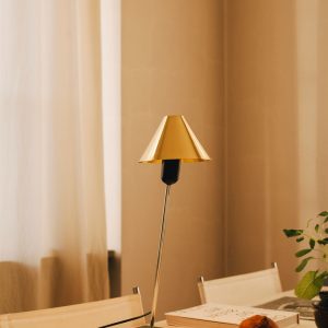 Gira bordlampe, messing