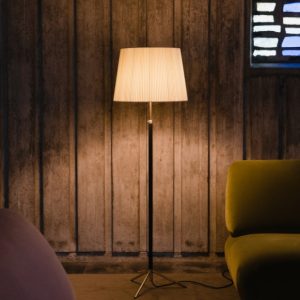 Pie de salón Gulvlampe G1 natur/messing