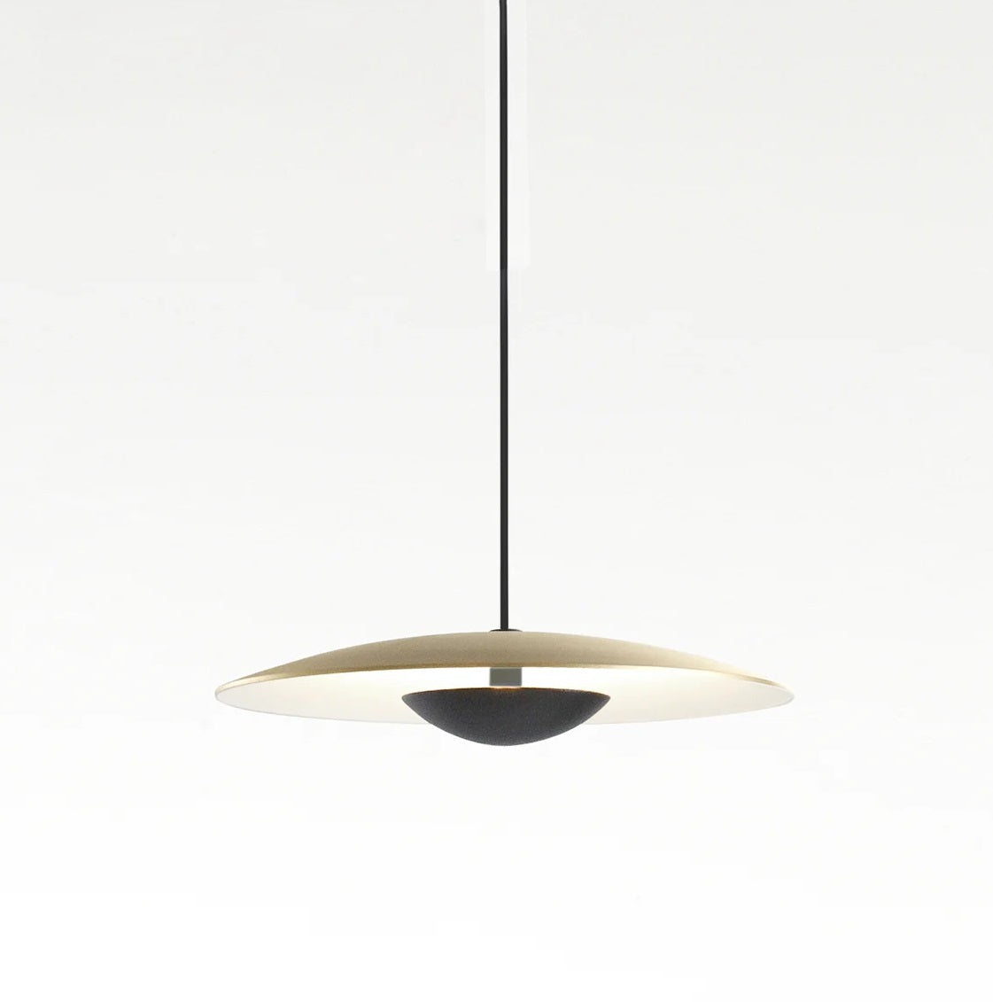 Ginger 32 pendel fra Marset - Messing/hvid / DALI lyskontrol